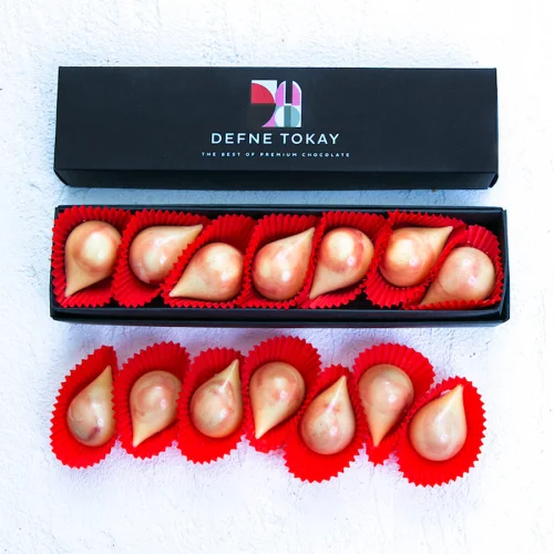 Defne Tokay Premium Chocolate - Sour Cherry & Strawberry 14 Pieces White Drops Chocolate