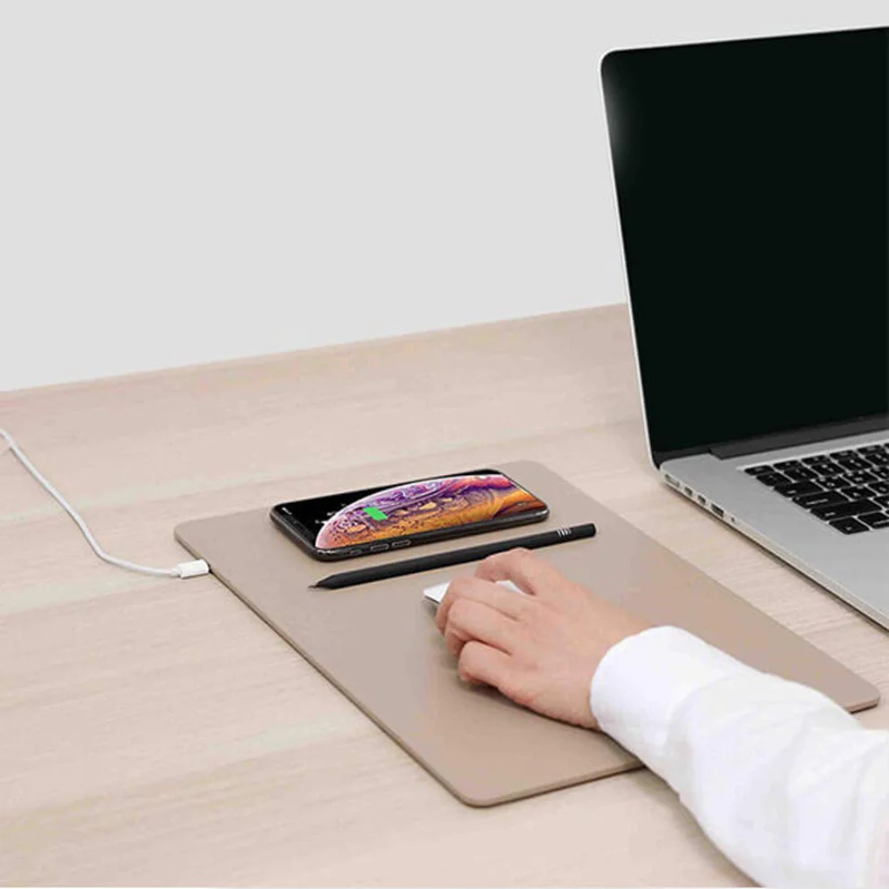 Pout - Hands 3 Pro Wireless Charging Mouse Pad
