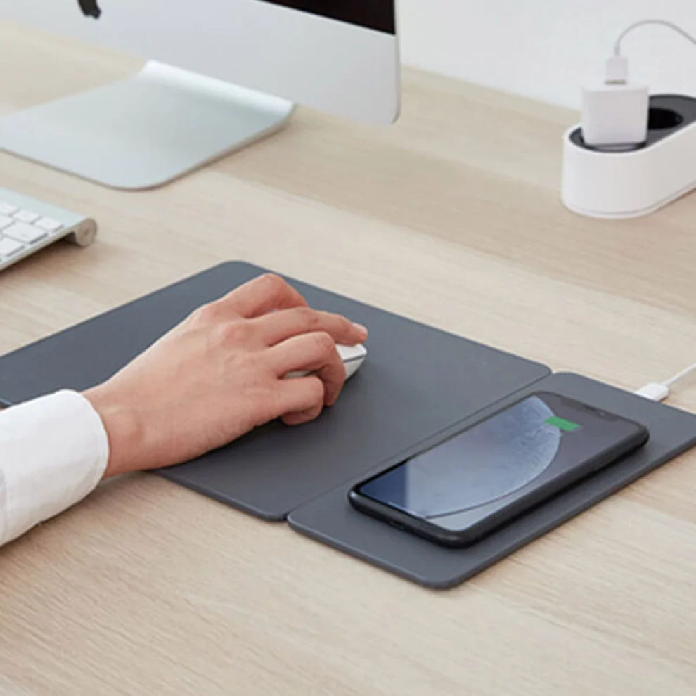 Pout - Hands 3 Split Wireless Charging Mouse Pad