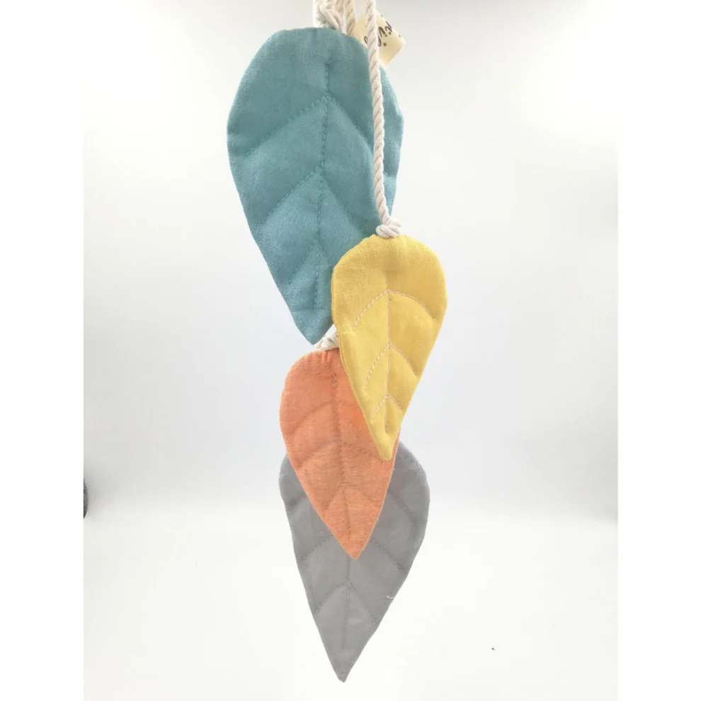 2 Stories - Leaf Curtain Holder