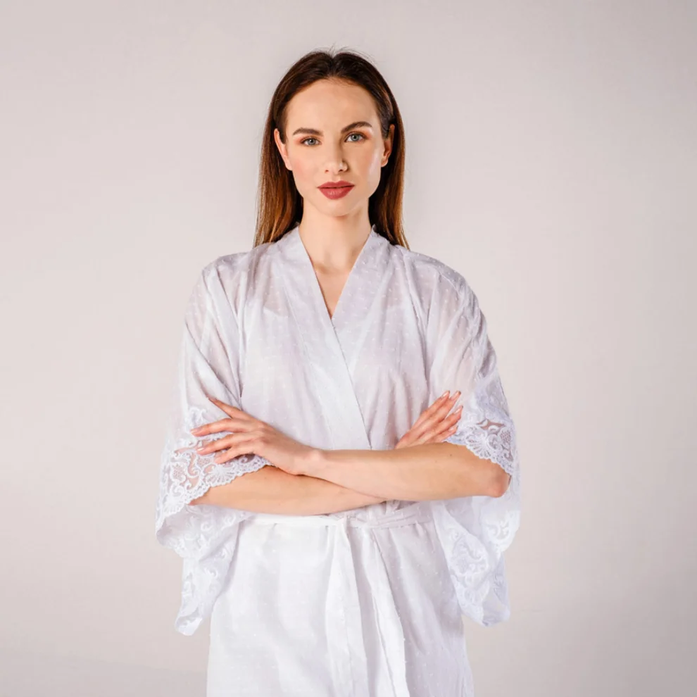 Miespiga - Pearl Lace Kimono Dressing Gown