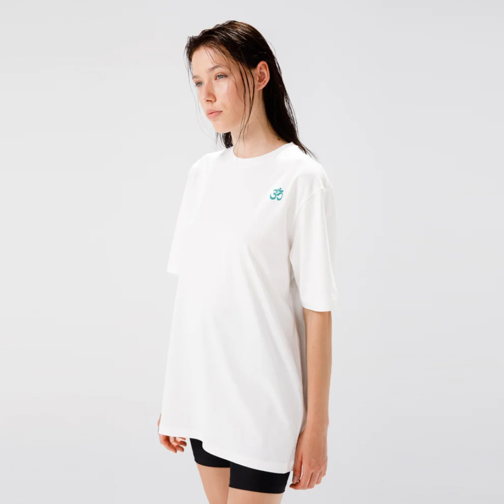 Thinktongue - Peaceful Unisex Oversize T-shirt
