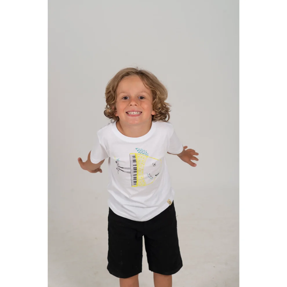 Beetle Beez - Scateboarder Fish | Organic Cotton T-shirt