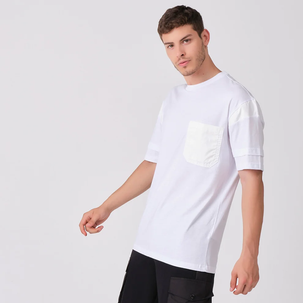 Tbasic - Parçalı Kol T-shirt