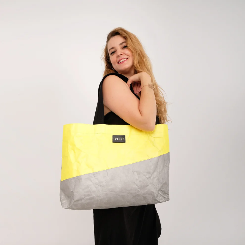 Vose - Eco-Friendly and Durable Shoulder Paper Bag