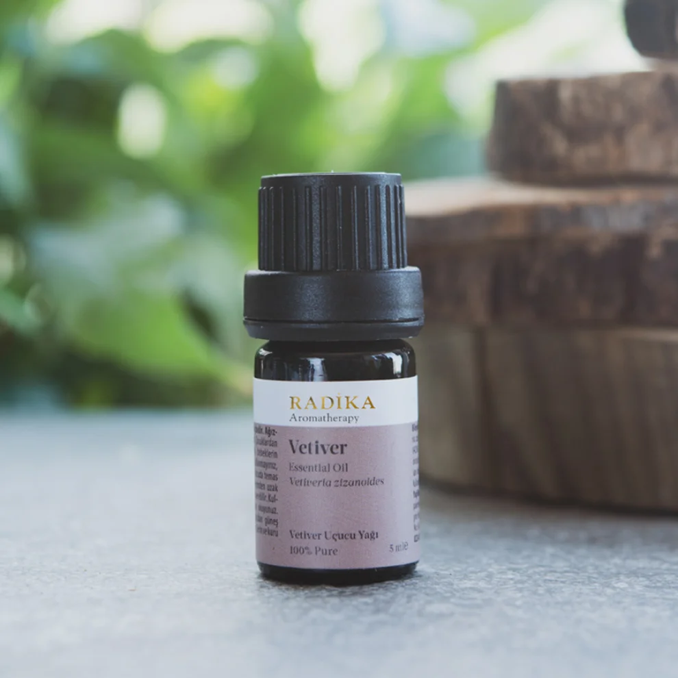 Radika Aromaterapi - Vetiver Essential Oil