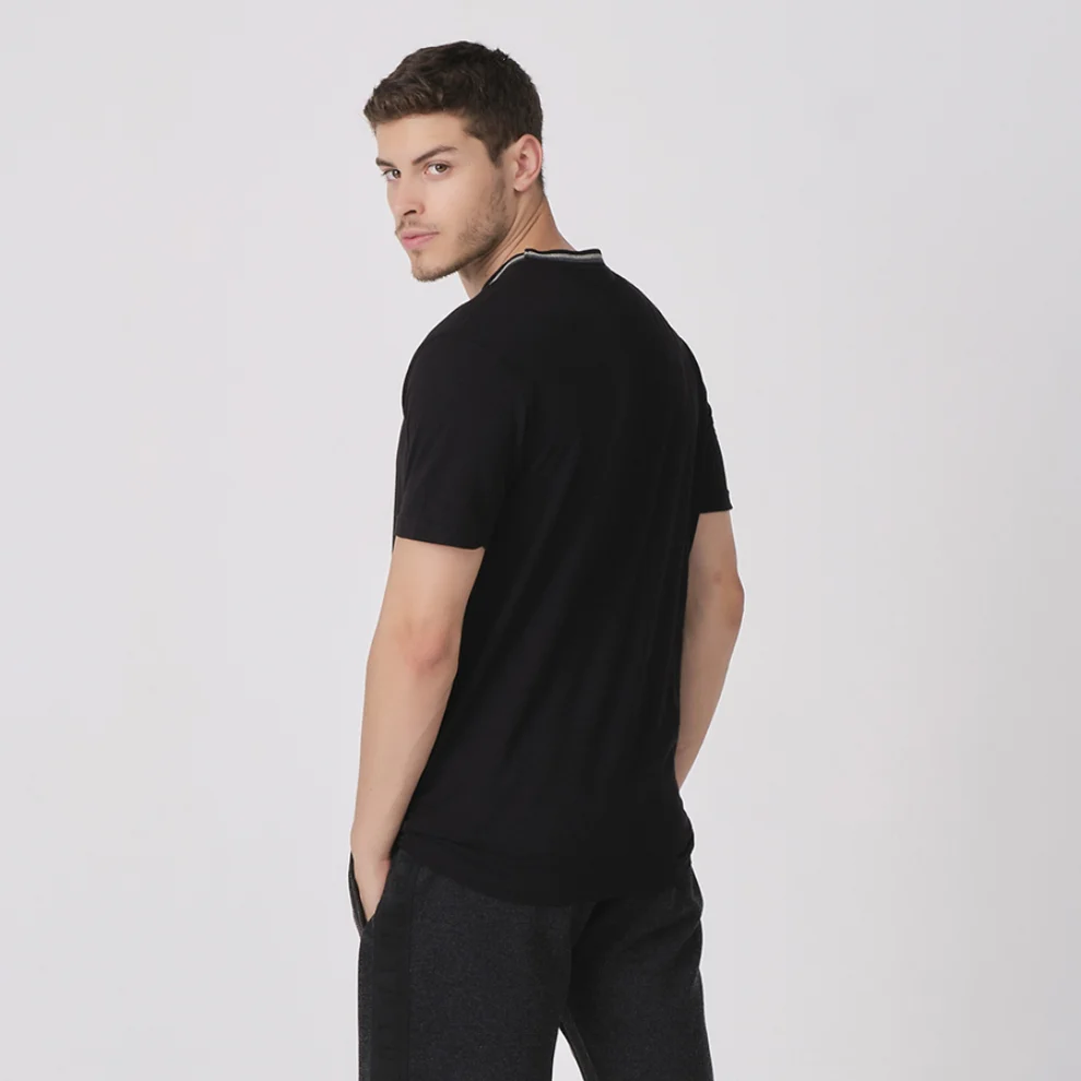 Tbasic - Knit Collar Lightweight T-shirt 