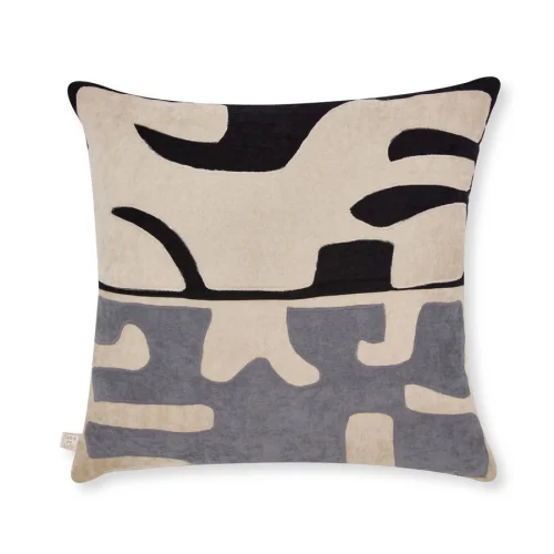 Table and Sofa - Madagascar Pillow - I