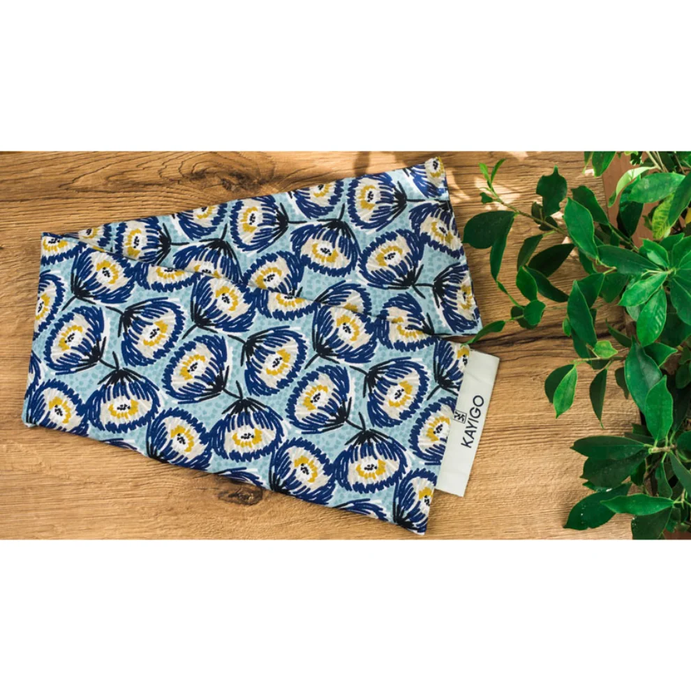 KAYIGO - Warmy Hug Pillow Blue Flowers