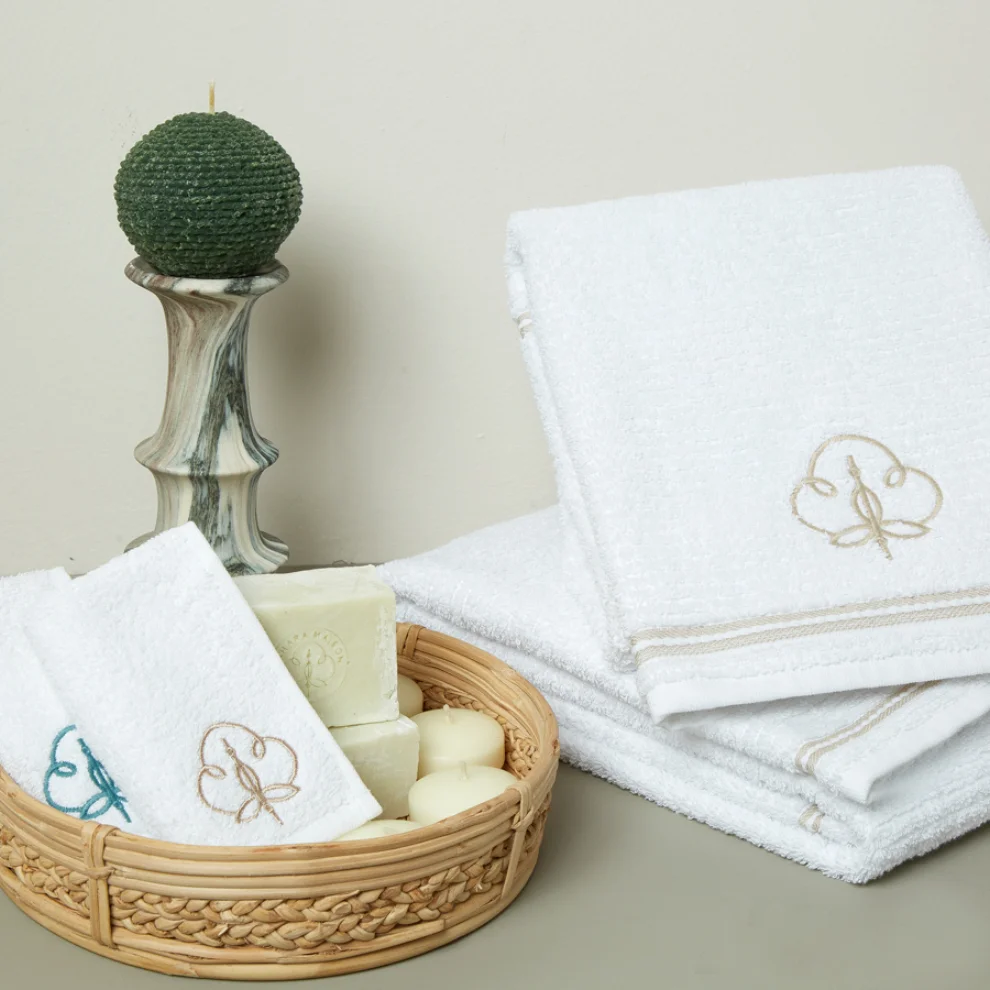 Sahara Maison - Daisy Hand Towel