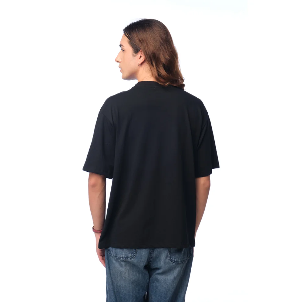 Queerlish - Love is Love Kare Oversize T-Shirt