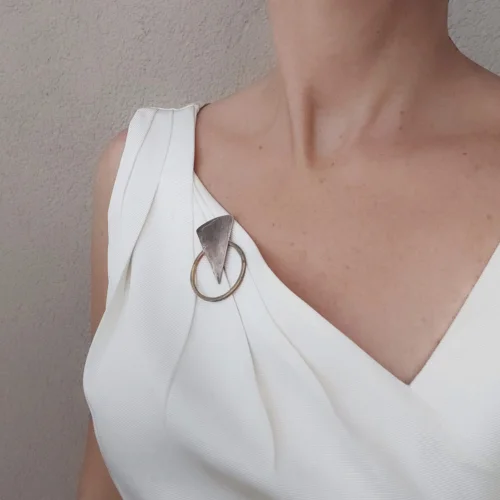 POJWoman by Pelin Özerson - Triangle Brooch