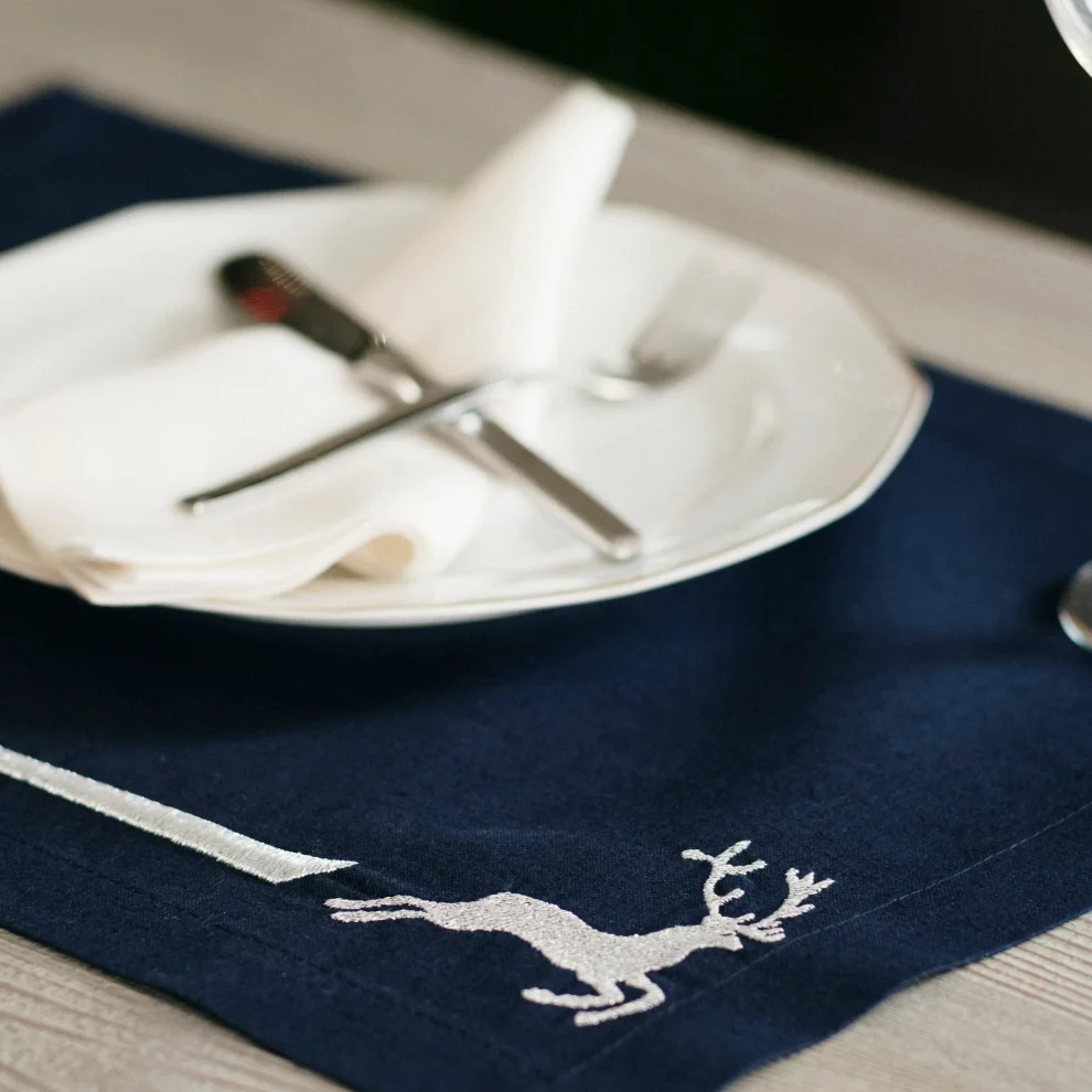 22 Maggio Istanbul - Natale - Deer Embroidered Placemat