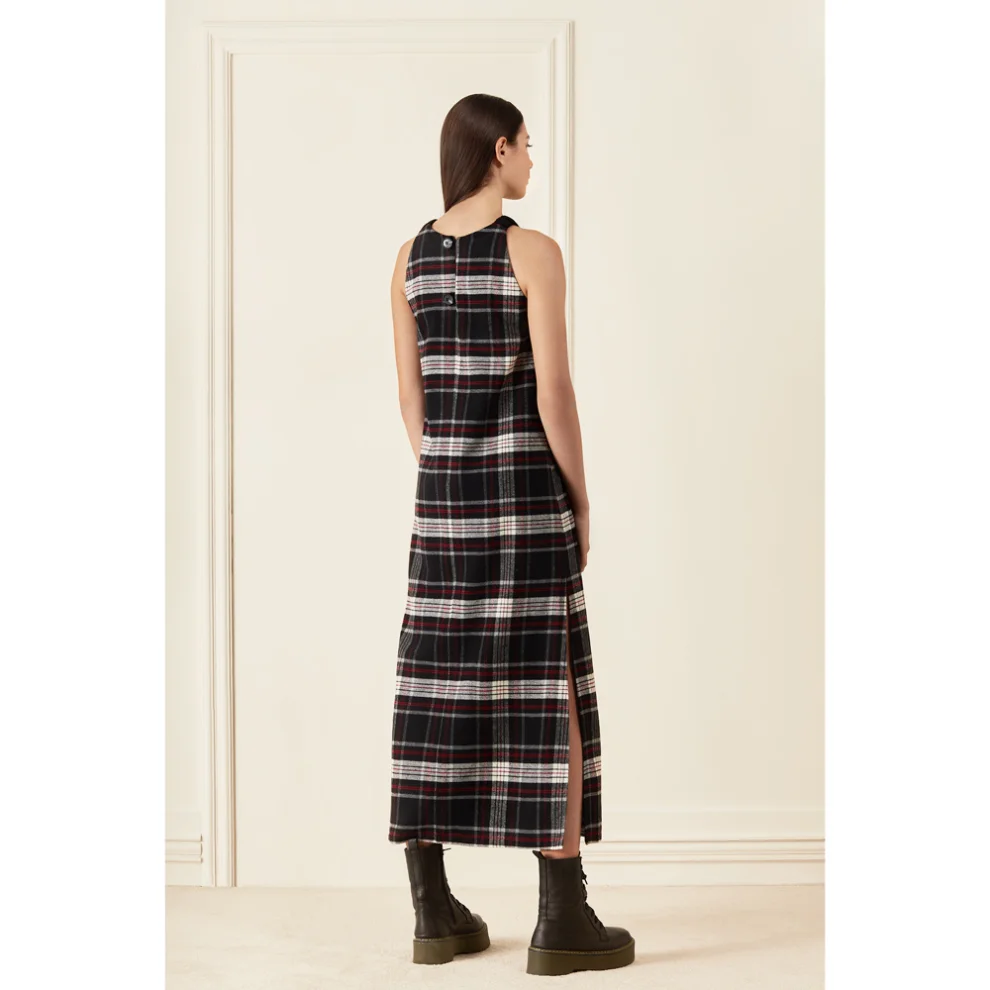 Equpe Studio - Round Collar Wool-Blend Plaid Dress