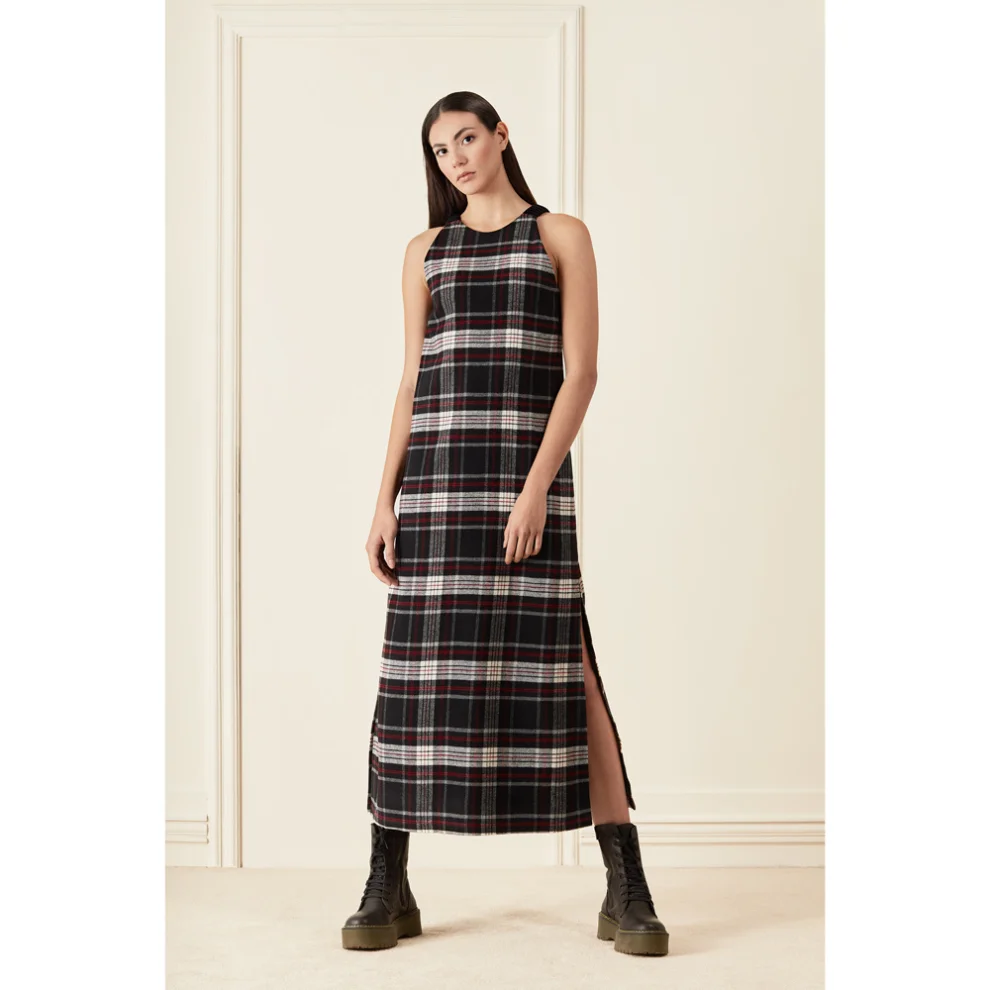 Equpe Studio - Round Collar Wool-Blend Plaid Dress