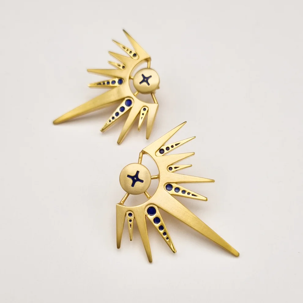 Nuir Studio - One Gold Earring