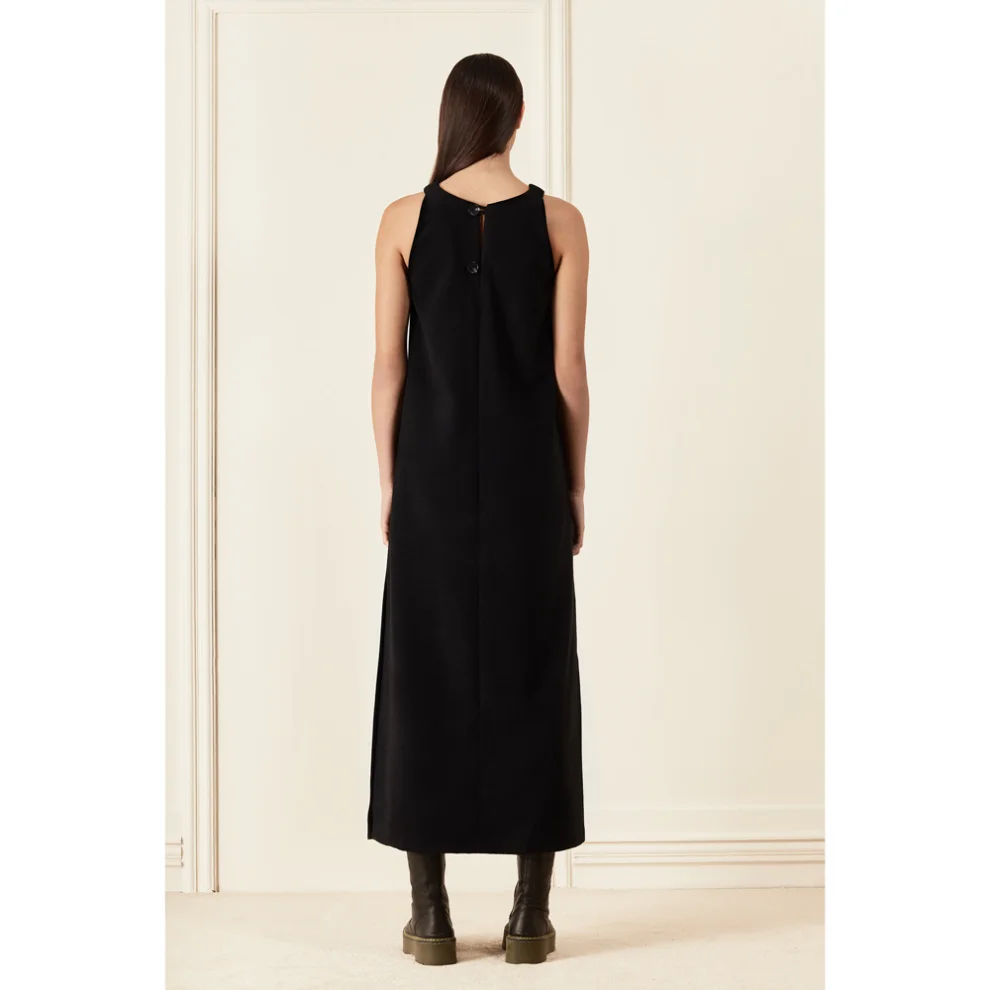 Equpe Studio - Round Collar Cache Wool-Blend Dress