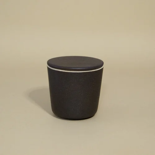 Nueno - Soy Candle With Ceramic Crock