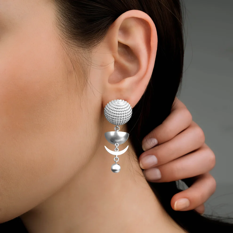 Nuir Studio - Moon Earring