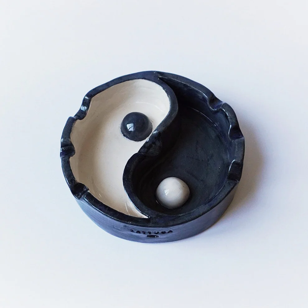 Lattuga Ceramics - Yin Yang Ashtray