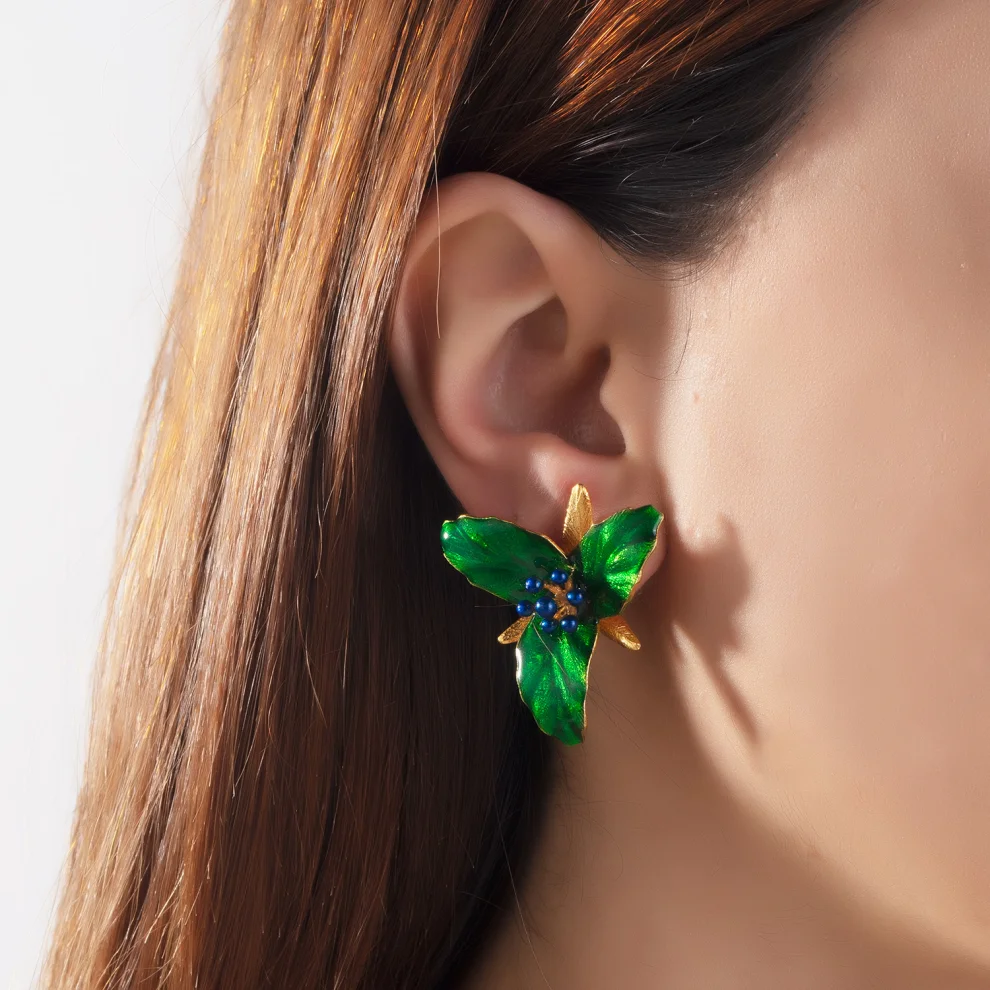 Milou Jewelry - Lily Flower Earrings
