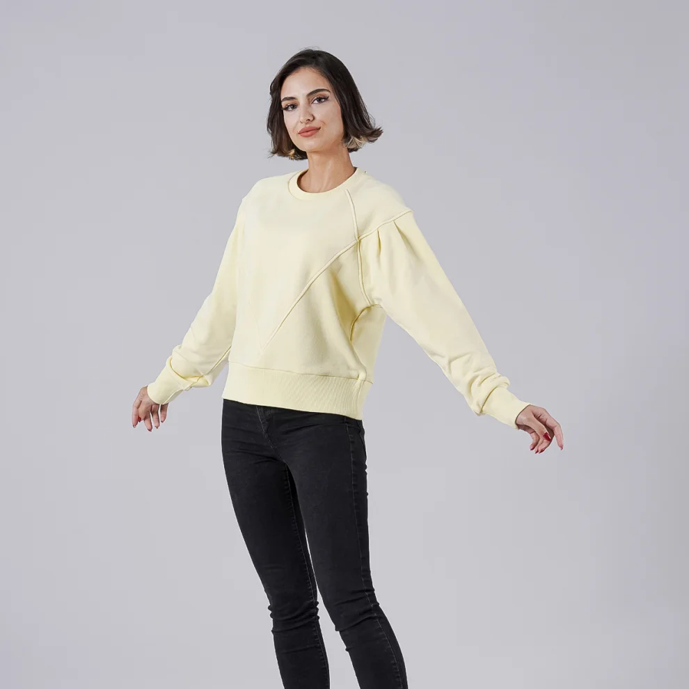 No Se Wear - Bat-wing Sleeve Sweatshirt