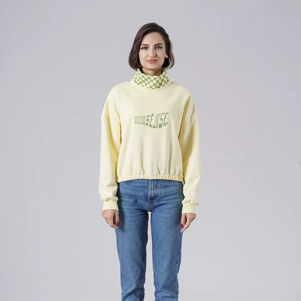 No Se Wear - Yaka Ve Nakış Detaylı Sweatshirt