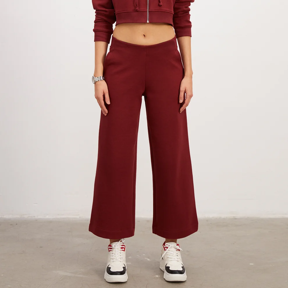 Anais & Margaux - Cropped Flare Sweatpants