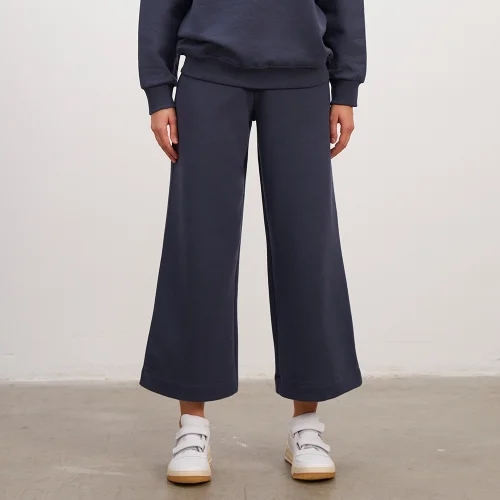 Anais & Margaux - Cropped Flare Sweatpants