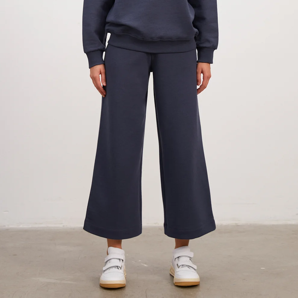 Cropped sales flare sweatpants