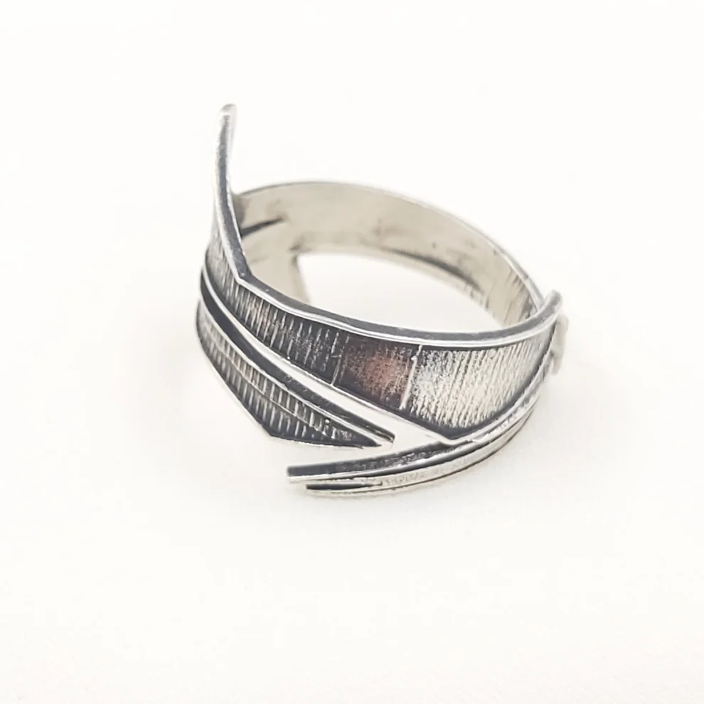 POJWoman by Pelin Özerson - Silver Shark Ring