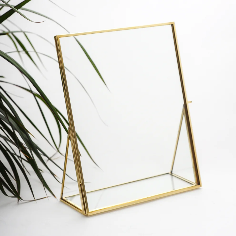 El Crea Designs - Desktop Raw Brass Photo Frame