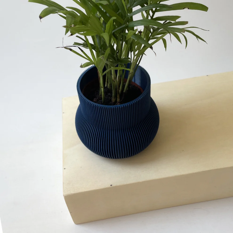 Cella Store - Maple Bioplastic Flowerpot