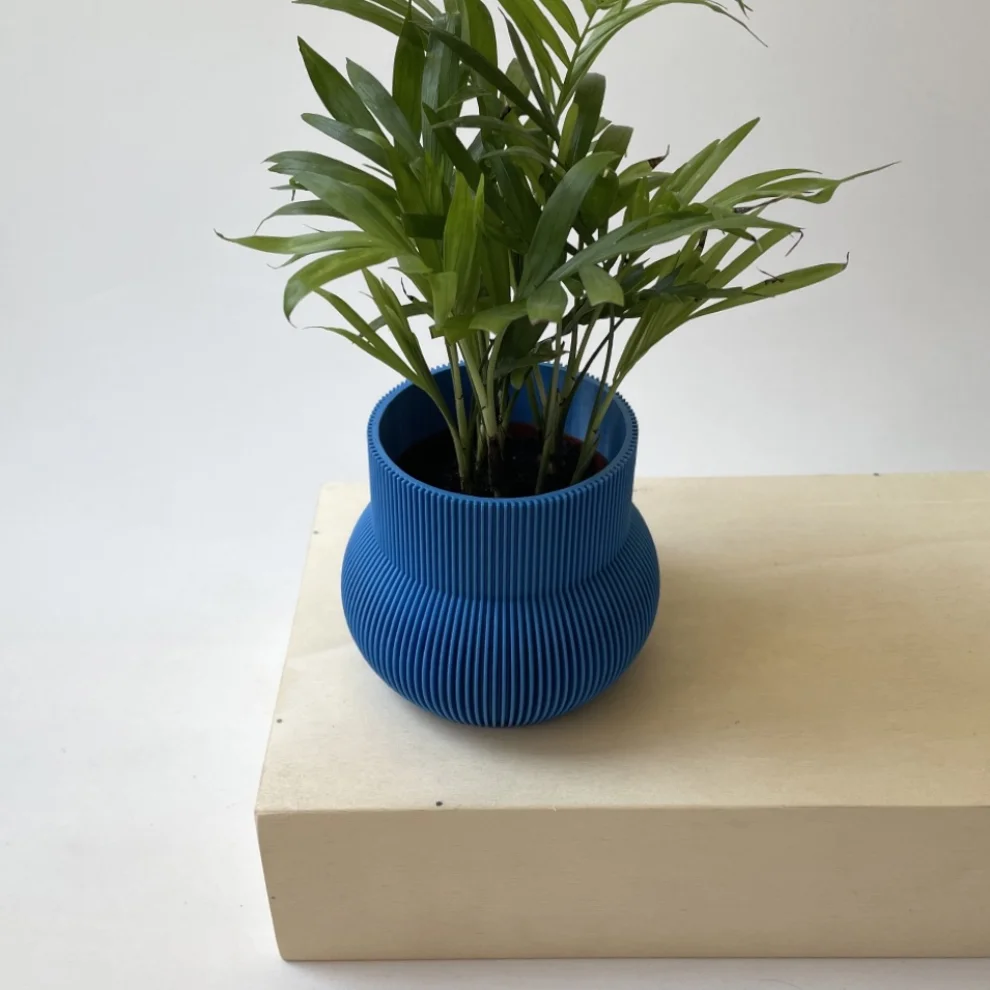 Cella Store - Maple Bioplastic Flowerpot