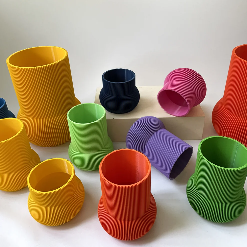 Cella Store - Maple Bioplastic Flowerpot