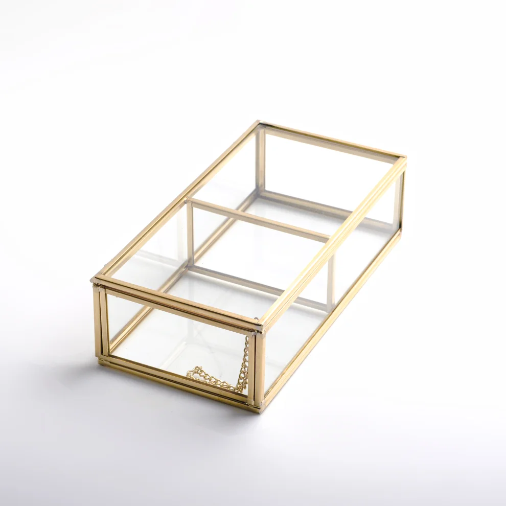 El Crea Designs - Divided Glass Lid Box
