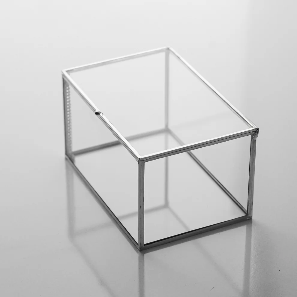 El Crea Designs - Box With Glass Lid - Il