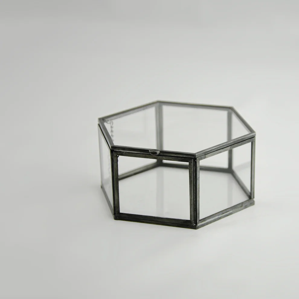 El Crea Designs - Geometric Glass Ring Box