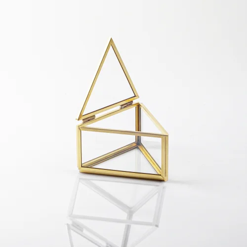 El Crea Designs - Triangle Ring Box