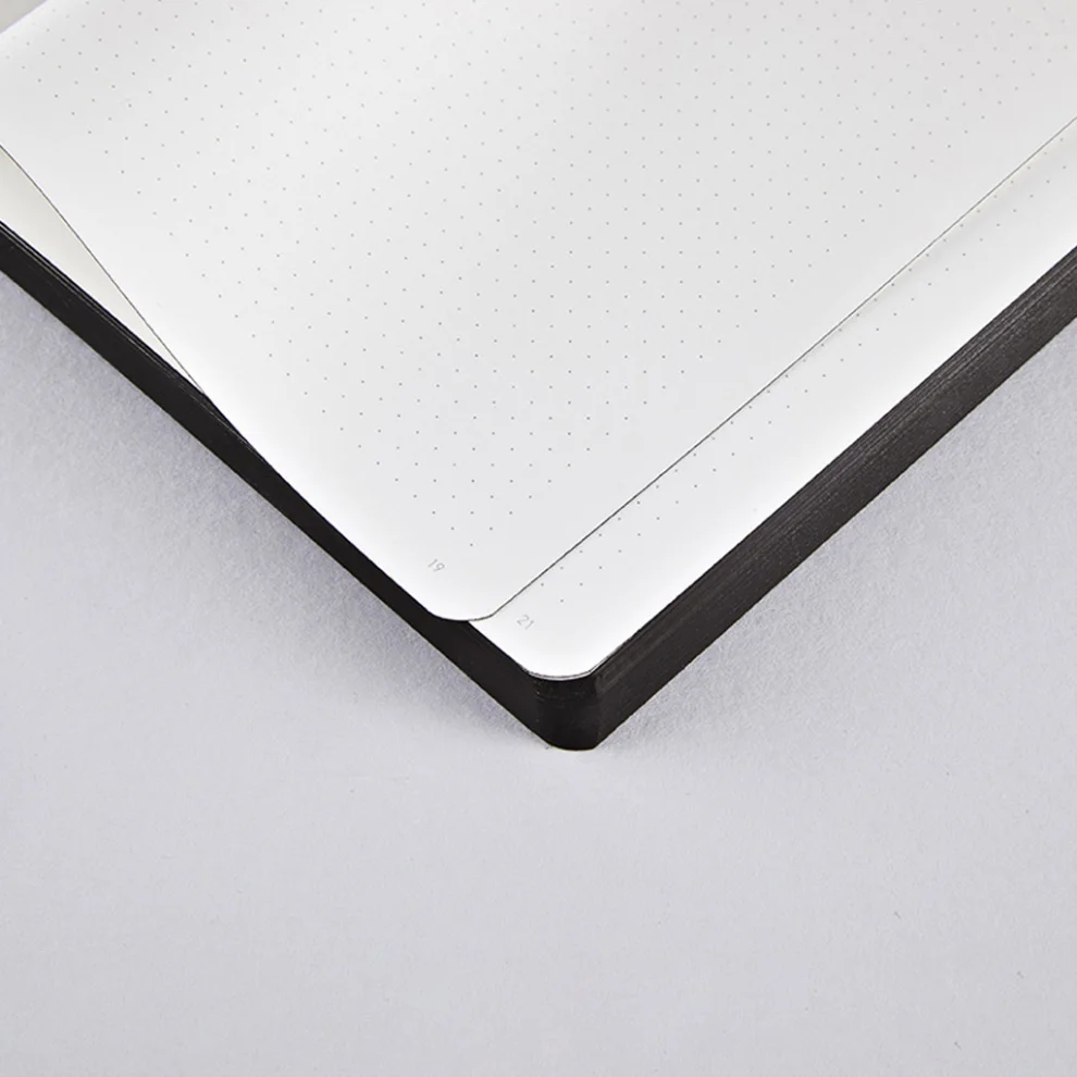 Nuuna - Voyager L - Dot Notebook - Il