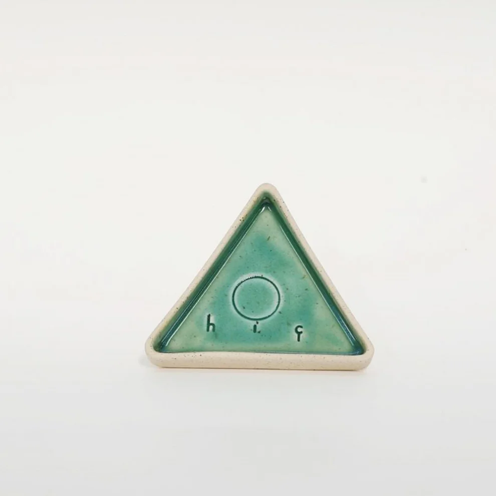 Hiç Ceramics - Small Triangle Plate
