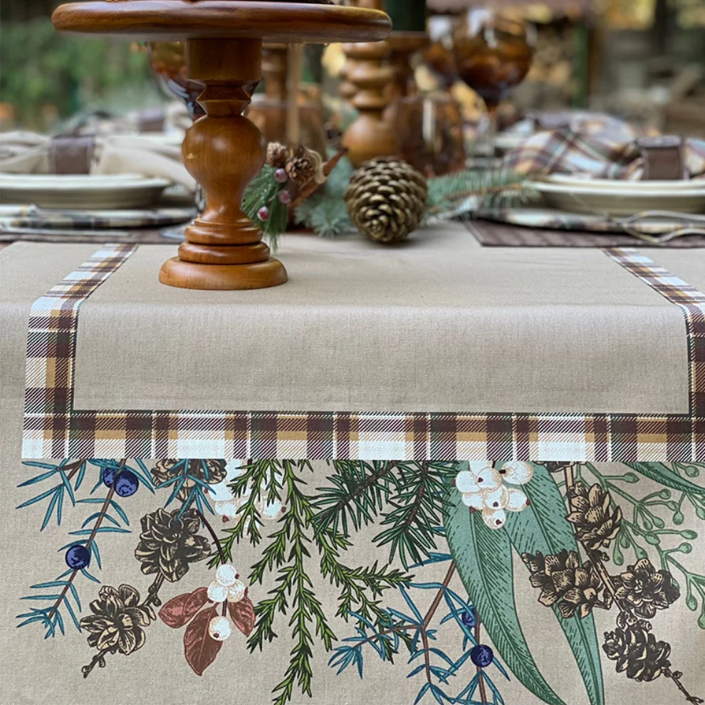 Vervain Home - Martinmas Plaid Frame Runner - Il