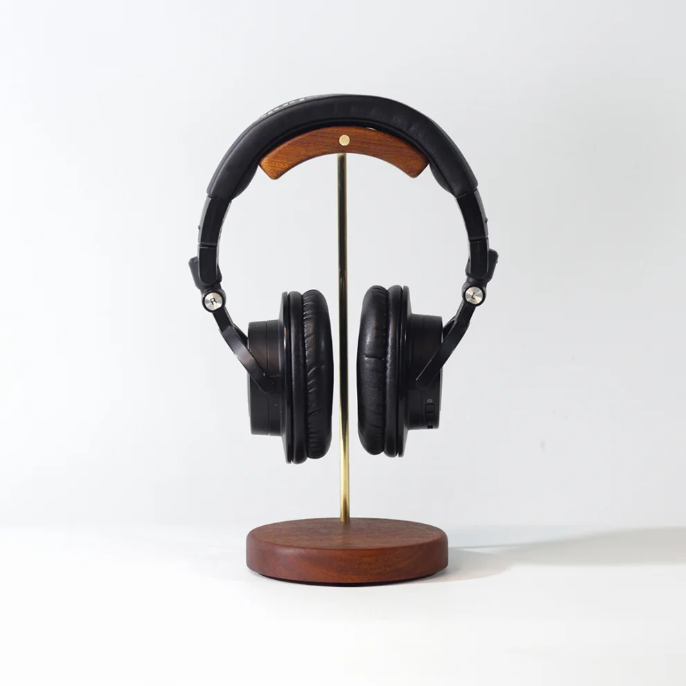 Unchained Workshop - Chain No 2 | Mahogany Headphone Stand