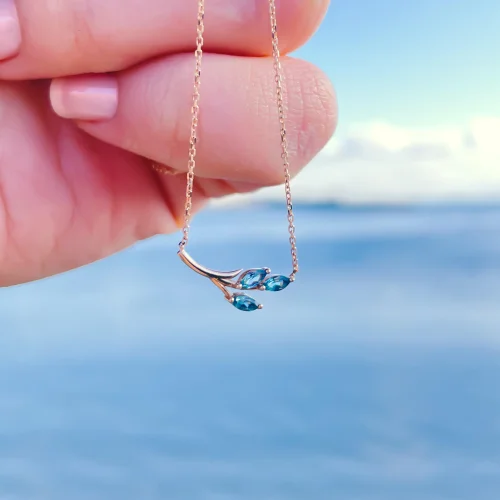 Melez Mini Atelier - Leaf Necklace