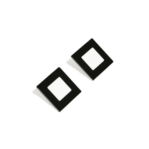 Isuwa - Square Earrings