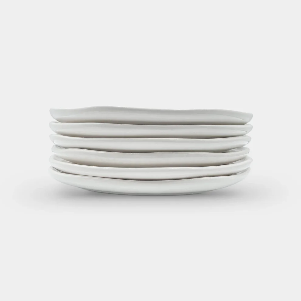 Fusska Handmade Ceramics - 6 Pet Plates