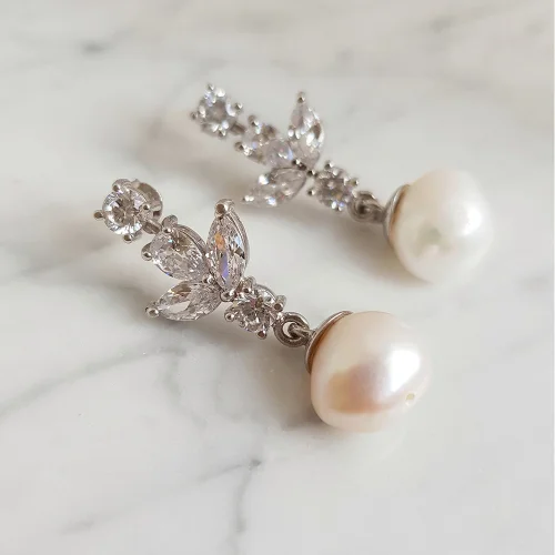 Wish-NU Design&Jewellery - Diamond Bird Pearl Küpe