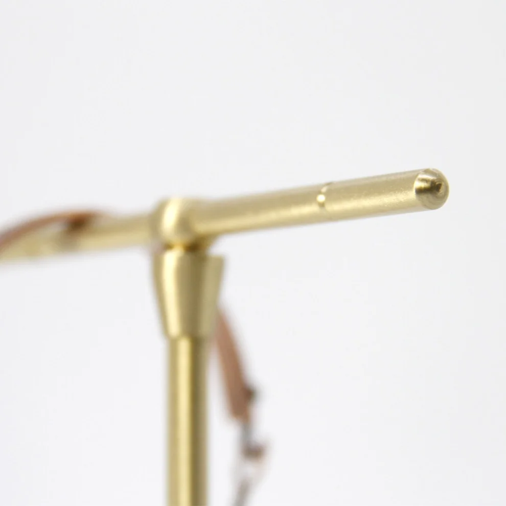 Coho Objet	 - Brazen Handmade Brass Jewellery Hanger  - Il