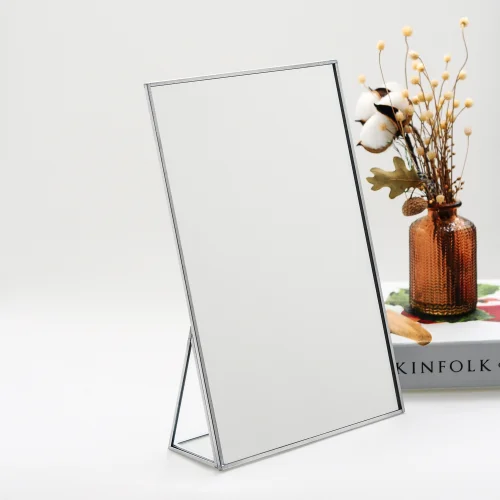 El Crea Designs - Makeup Mirror Desktop