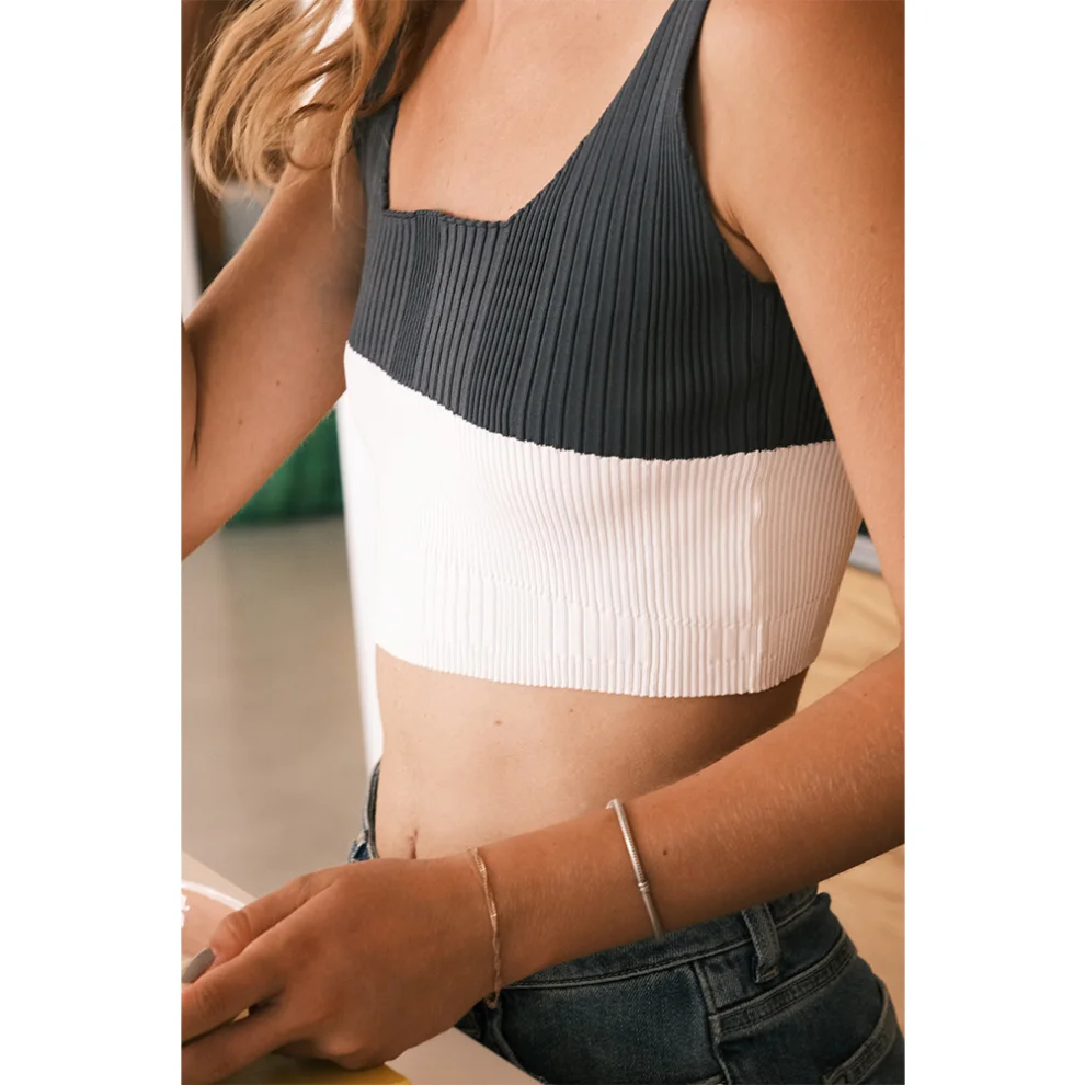 Noa Knitz - Flexy Crop Top